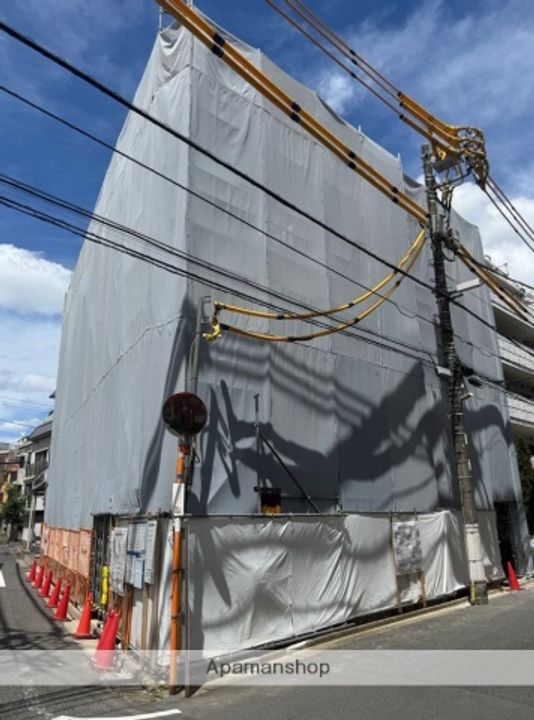 東京都中野区本町3丁目の賃貸マンションの外観