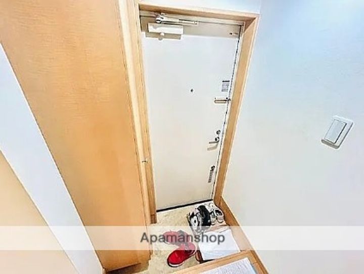 クライネスハイム国立106の玄関