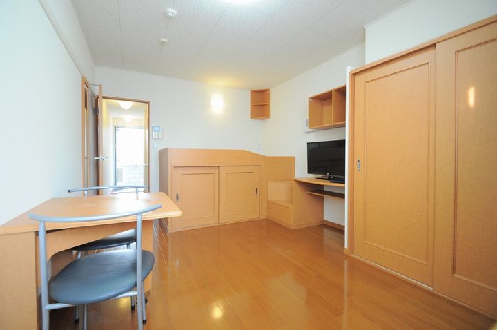 レオパレスコートヒルの居間