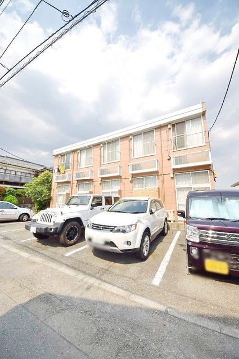 レオパレス極の外観