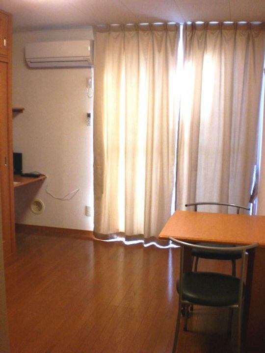 レオパレスボヌールの居間