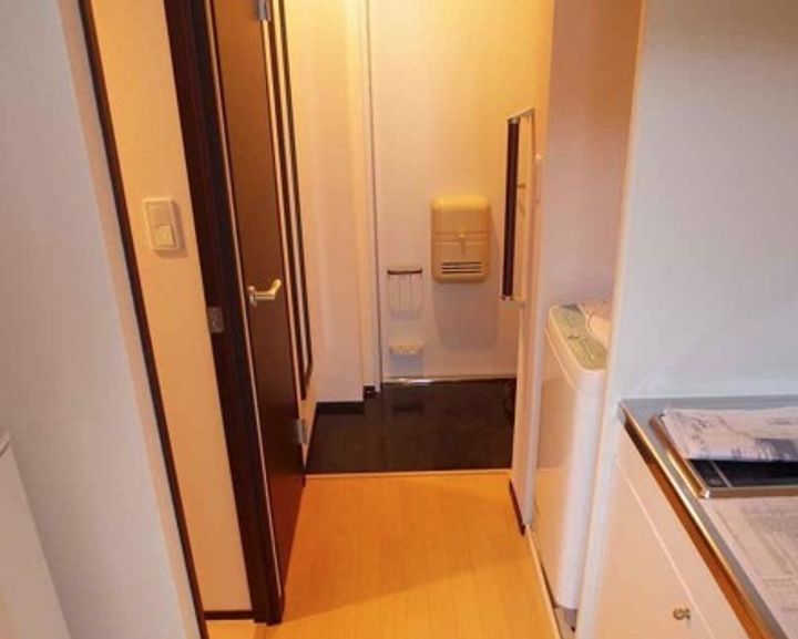 クレイノフロレゾン立川の玄関