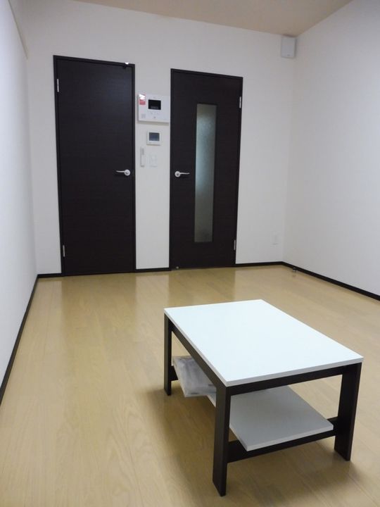 クレイノフロレゾン立川の居間