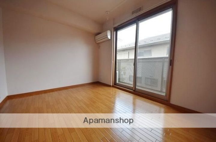 東京都西東京市南町4丁目の賃貸アパートの居間