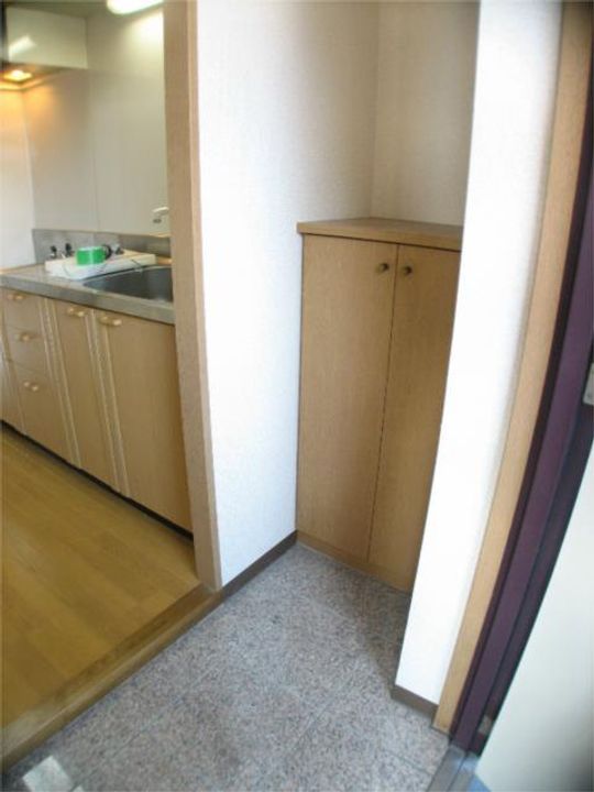 シャン・ポワール0101の玄関