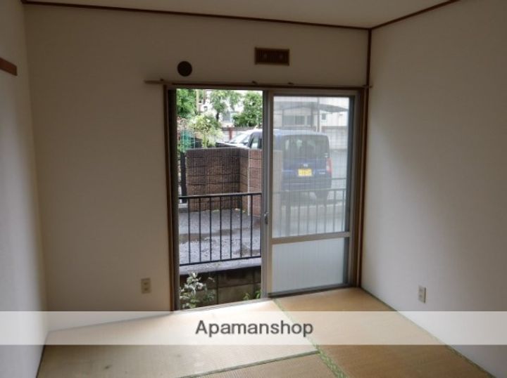 栗原ハイツの居間