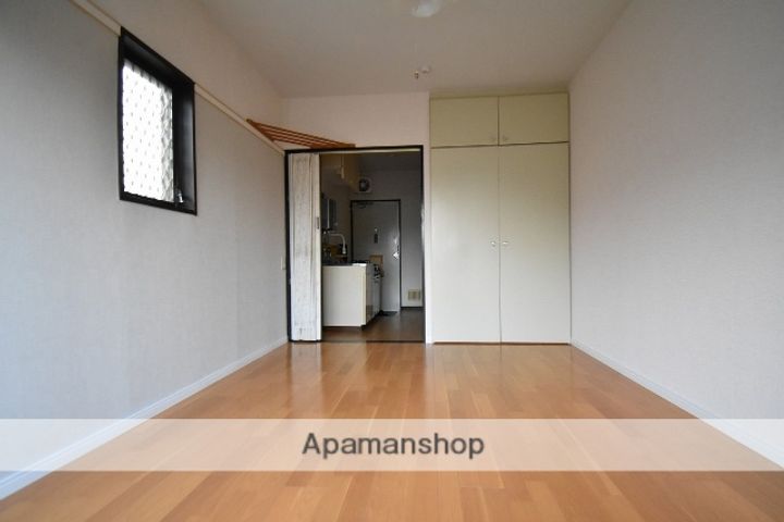 東京都国分寺市内藤2丁目の賃貸アパートの居間