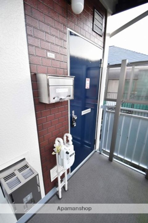 東京都国分寺市内藤2丁目の賃貸アパートの玄関