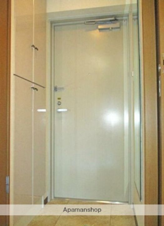 東京都杉並区西荻南4丁目の賃貸マンションの玄関
