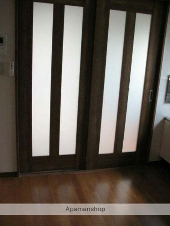 東京都三鷹市上連雀4丁目の賃貸マンションの内装