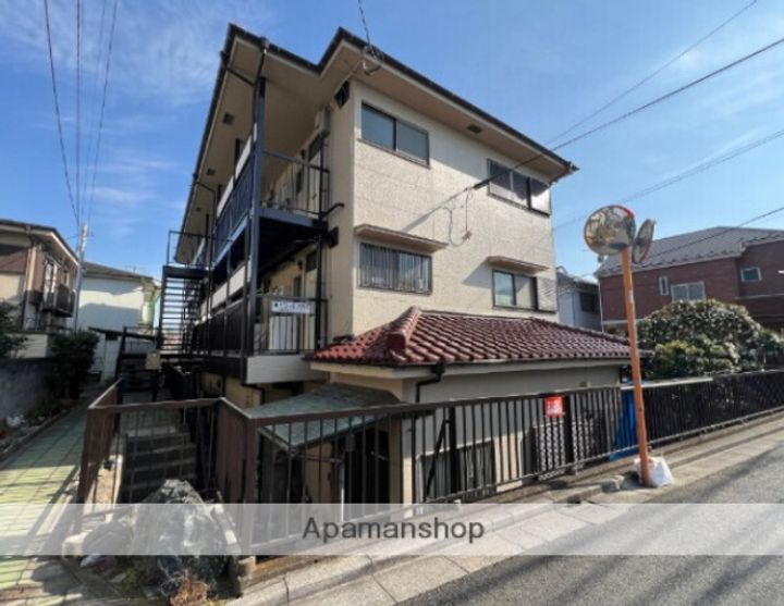 東京都三鷹市深大寺1丁目の賃貸アパートの外観