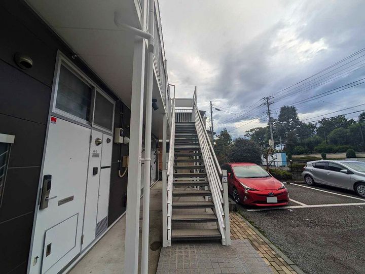 レオパレスラ・ポールのその他画像