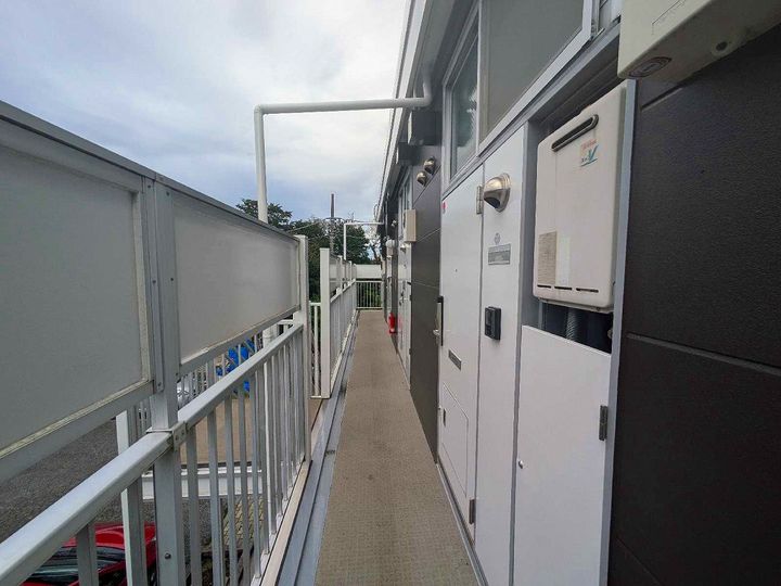 レオパレスラ・ポールのその他画像