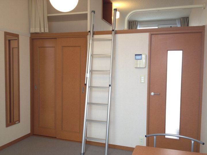 レオパレスラ・ポールの居間