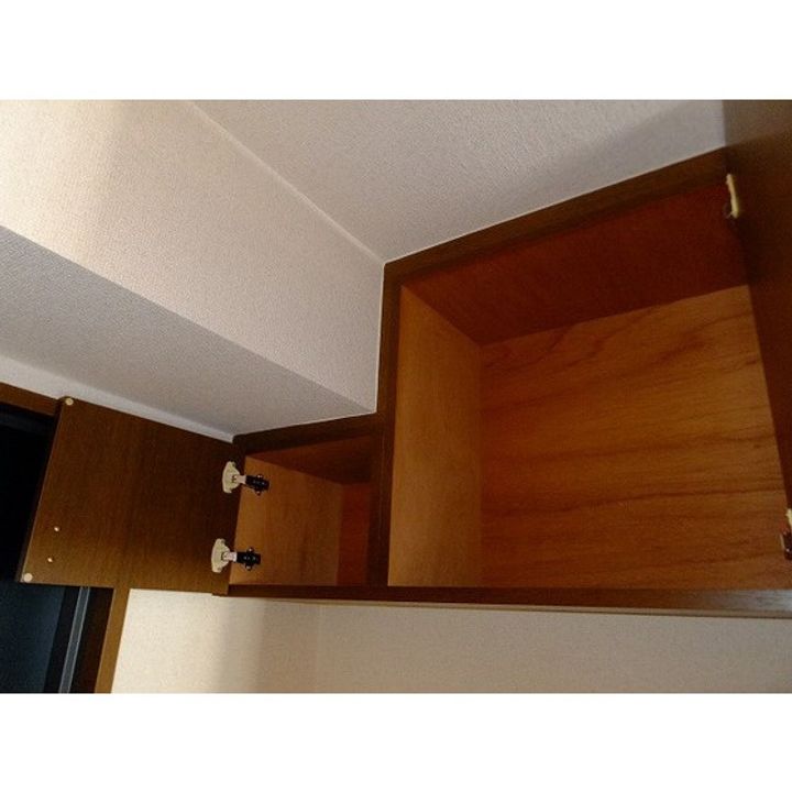 東京都中野区本町4丁目の賃貸マンションの玄関