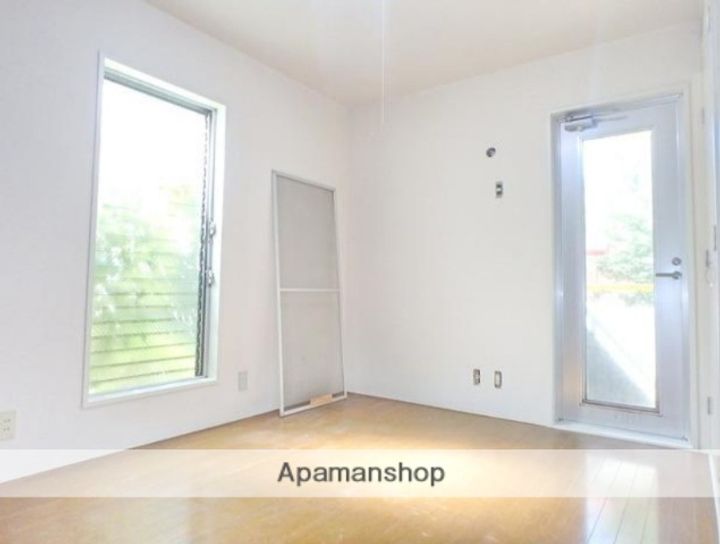 ヒルサイドイン国分寺の居間