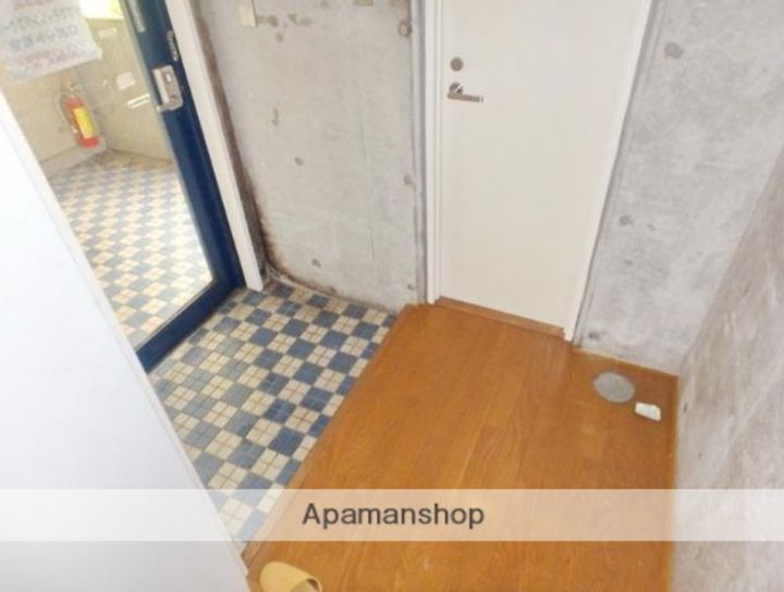 ヒルサイドイン国分寺の玄関