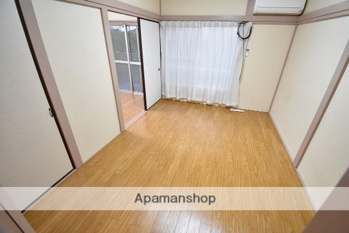 コーポ田中202の居間