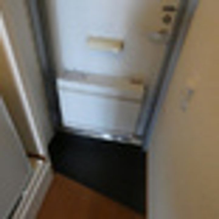 レオパレス中央の玄関