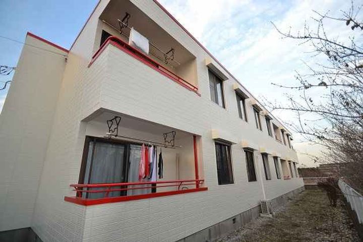 東京都立川市上砂町5丁目の賃貸アパートの外観