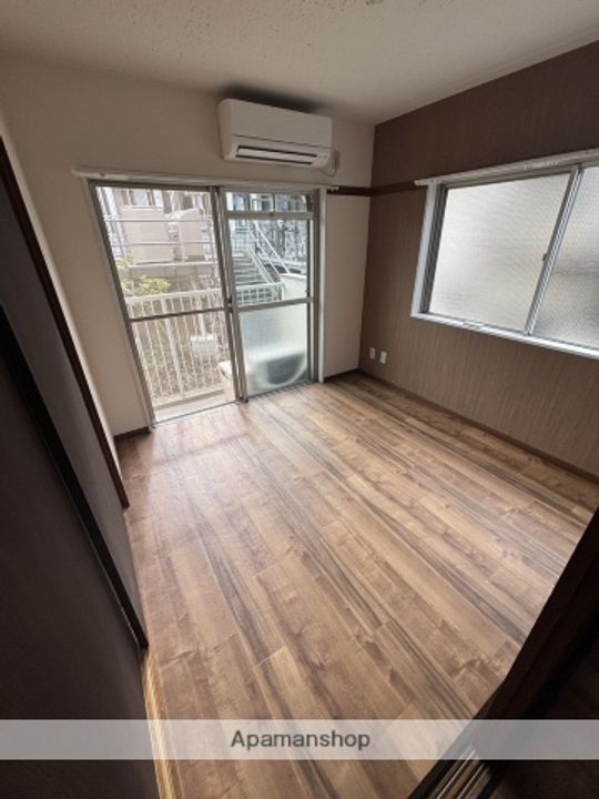 REDEAL子安町の居間