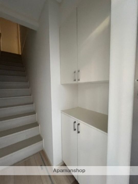 ラ・プリマステラの玄関