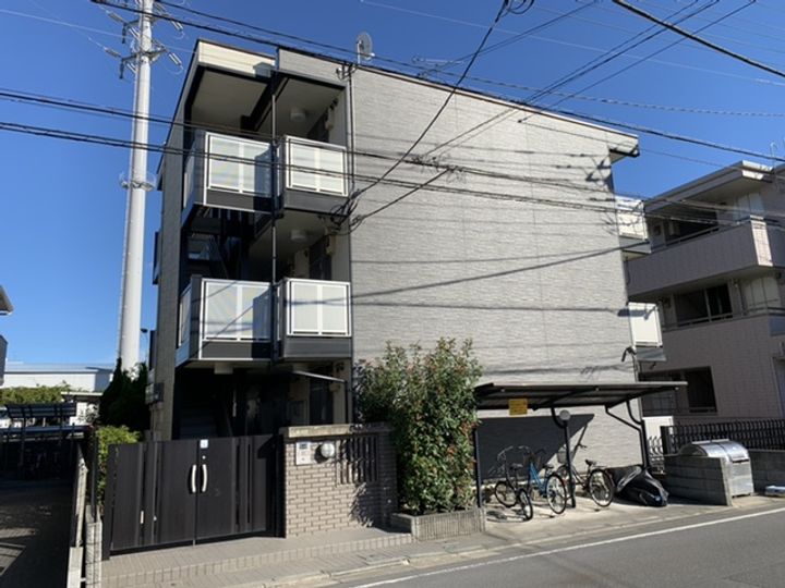 レオパレス北綾瀬の外観