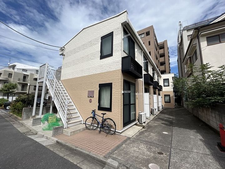 レオパレスラインホルト立石の外観