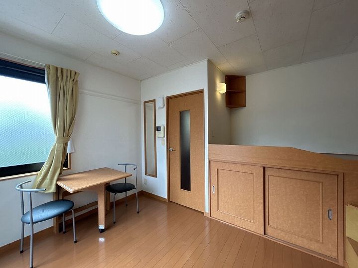 レオパレスラインホルト立石の居間