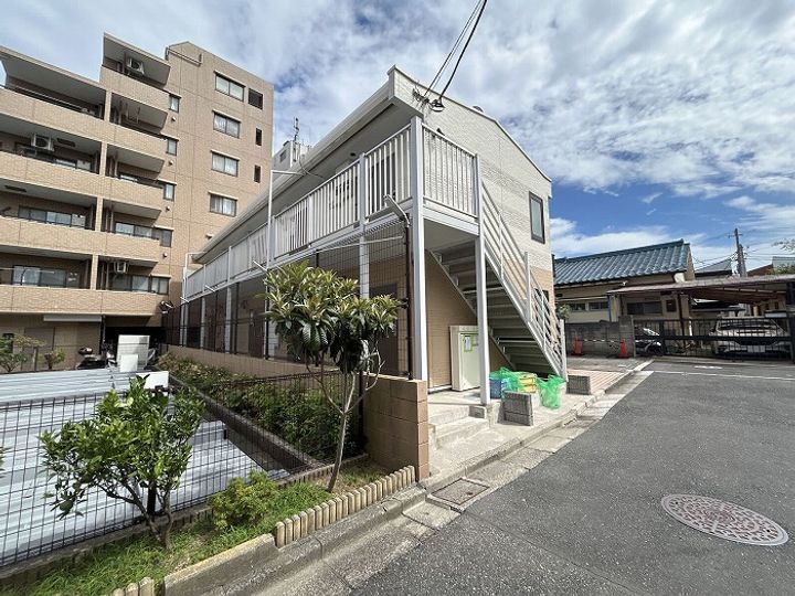 レオパレスラインホルト立石の外観