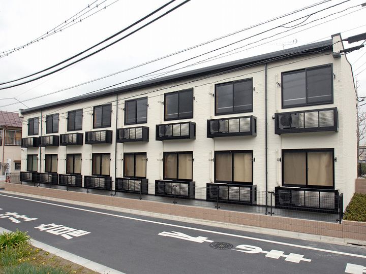 レオパレスグランドソレーユの外観