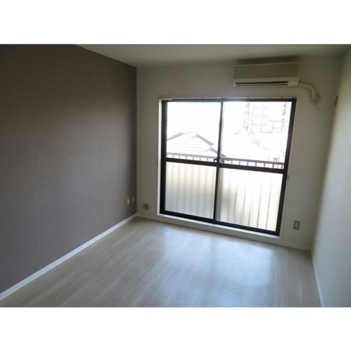 サニーハイムの居間