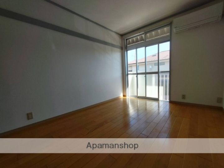 東京都江戸川区篠崎町4丁目の賃貸アパートの居間