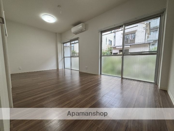 ブラウンハイツの居間