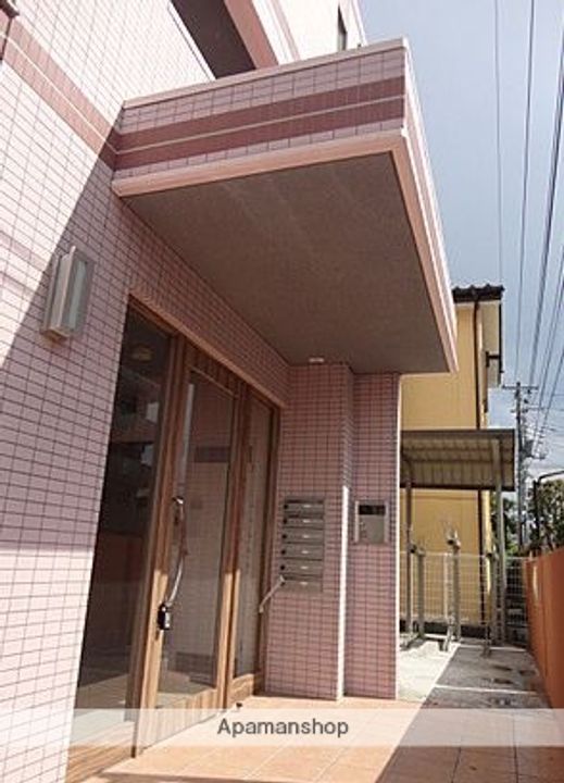 東京都三鷹市新川3丁目の賃貸マンションの外観