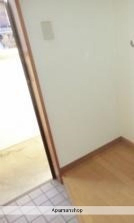 ハイツクレッセントの玄関