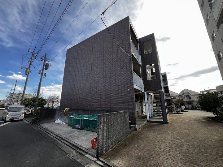 レオパレスグランパルク小柳116の外観