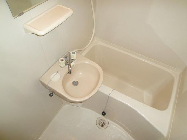 レオパレスグランドゥール202の風呂