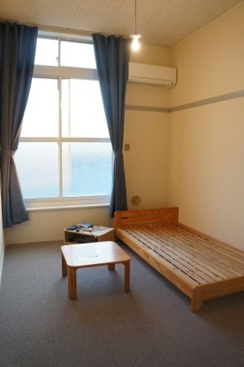 レオパレスエストの居間