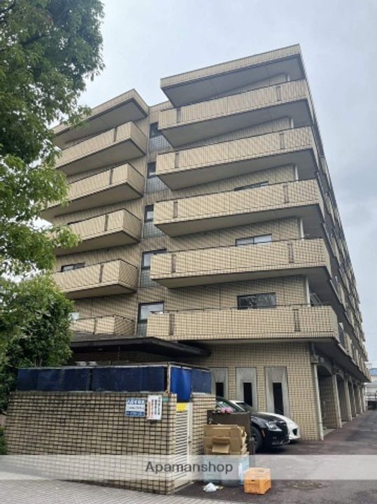 東京都小平市小川東町5丁目の賃貸マンションの外観