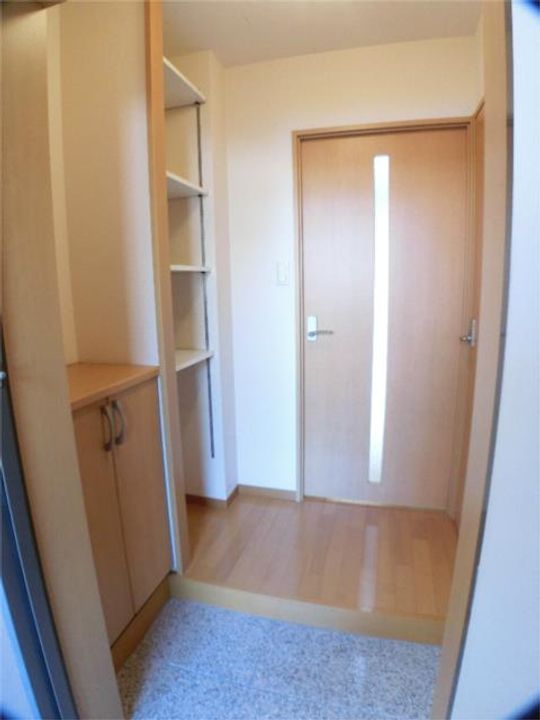 メイユールエスト府中0102の玄関