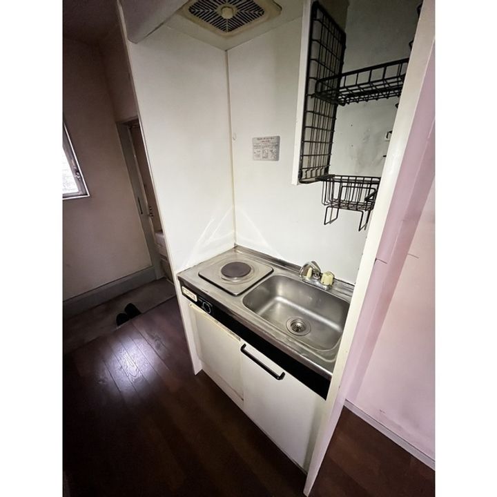 アドニス元町のキッチン