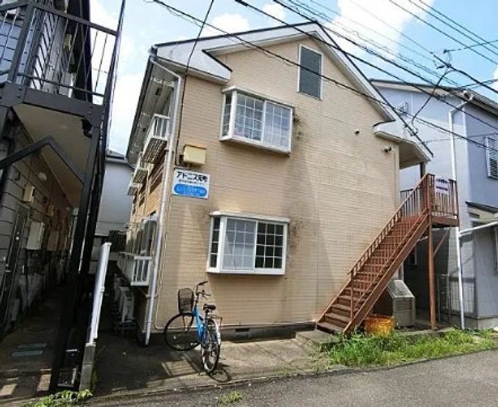 アドニス元町の外観