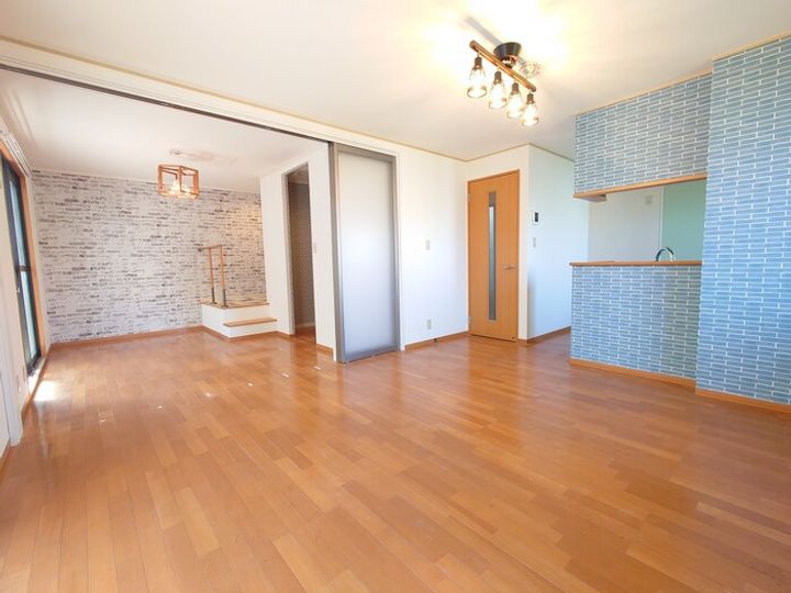 メゾン小柳101の居間