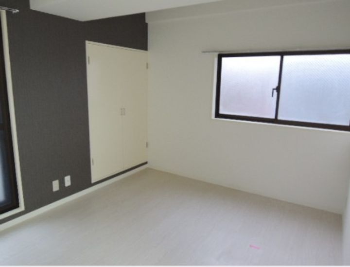 モンパールオキツモの居間