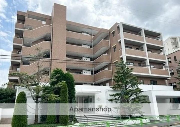 東京都世田谷区野沢3丁目の賃貸マンションの外観