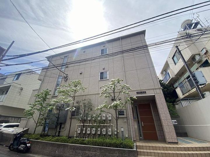 メゾン テラの外観