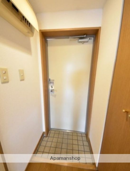東京都杉並区荻窪3丁目の賃貸マンションの玄関