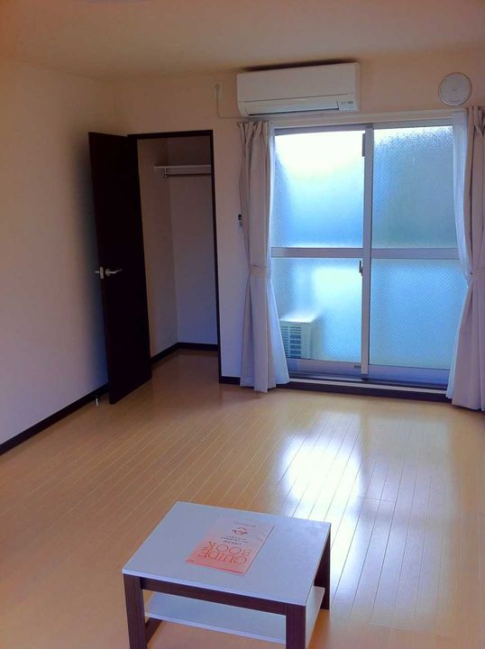 レオネクストレインボーヒルズの居間