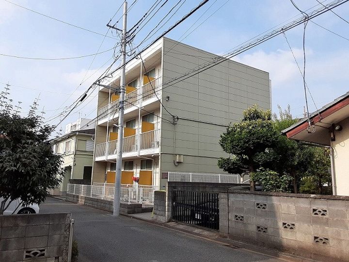 レオパレスアオキの外観